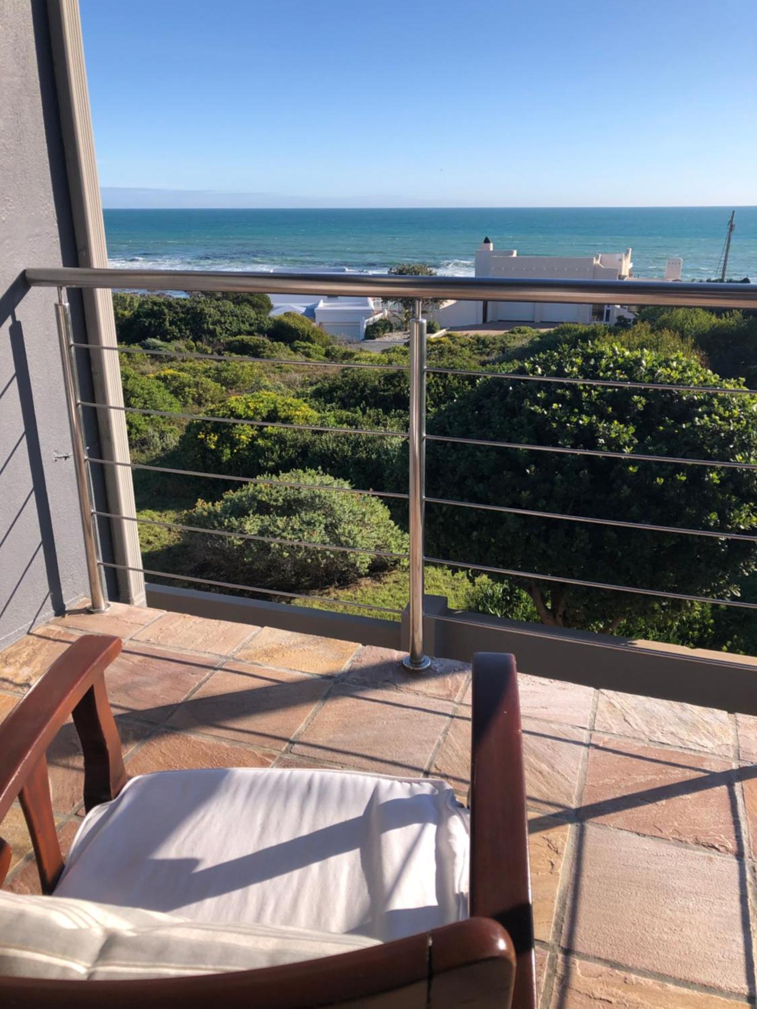Marine 5 Boutique Hotel Gansbaai Exterior photo