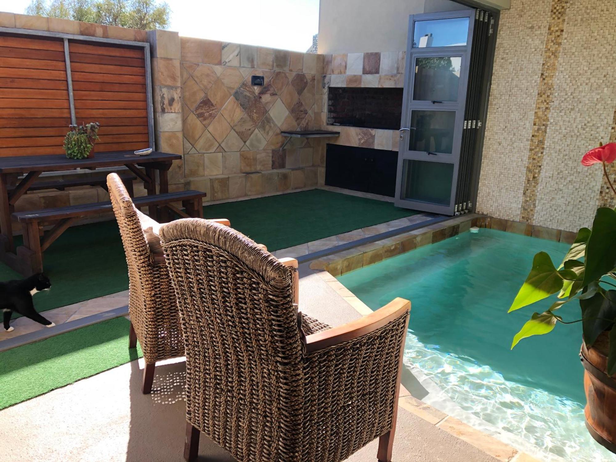 Marine 5 Boutique Hotel Gansbaai Exterior photo
